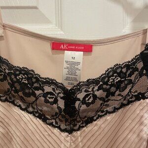 EXCLUSIVE ANNE KLEIN LUXURY PINK TOP with BLACK LACE size 12
